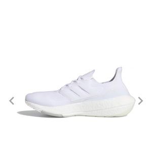 Adidas Men’s Ultraboost 21 Size: 9.5